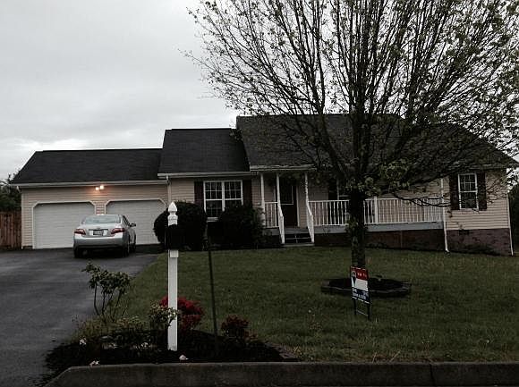 1st image of 107 Royal Oaks Dr