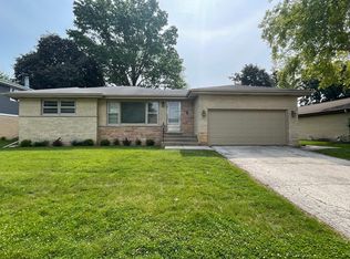 1009 N Drury Ln, Arlington Heights, IL