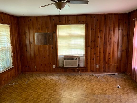 2nd image of 2219 Kathleen Ave