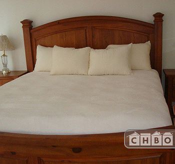 Bedroom (king size bed)