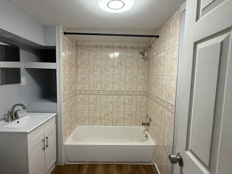 638 N 5th St #4 — Photo 12