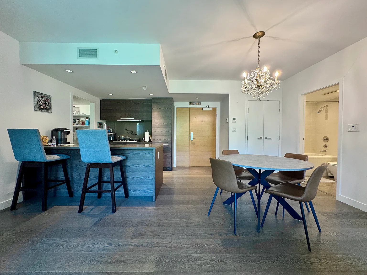 2 bed, 799 sqft, $3,500 — Photo 1