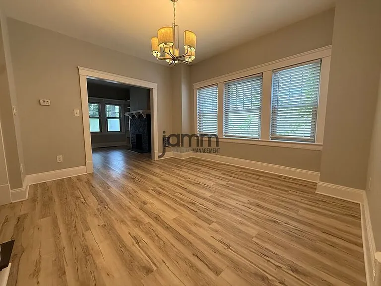 1441 W 58th St #1 — Photo 5