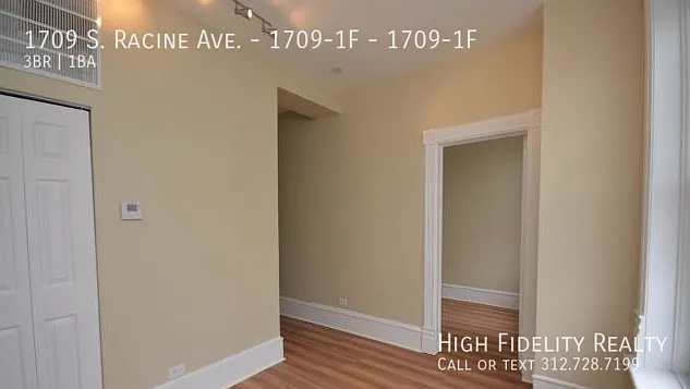 Building Photo - 1709 S Racine Ave #1F