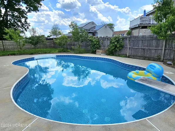 47 Lamp Post Drive, Barnegat, NJ 08005
