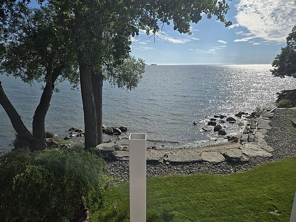 3rd image of 201 Brown Shores Rd
