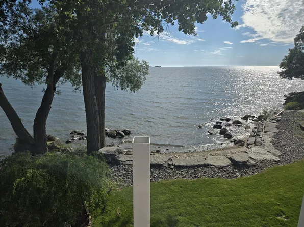 201 Brown Shores Rd, Sackets Harbor, NY 13685