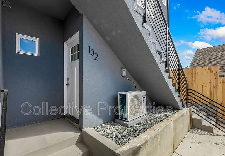 2715 Columbia St #102 — Photo 2