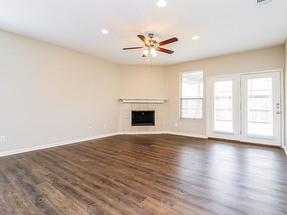 3rd image of 408 Lead Creek Dr