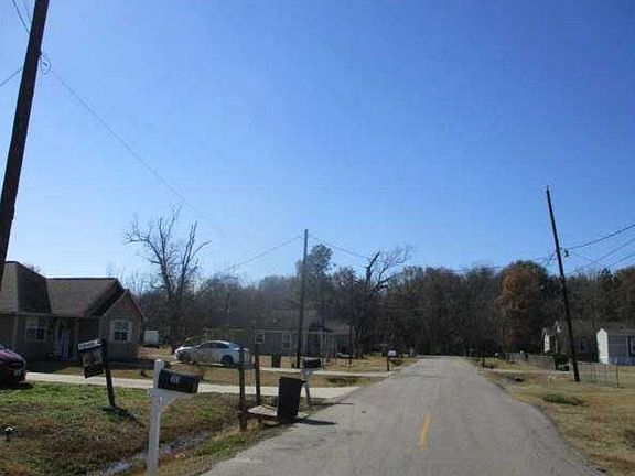 4th image of 319 Dreamland Ave