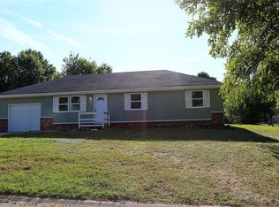 802 Spruce Cir, Nixa, MO 65714