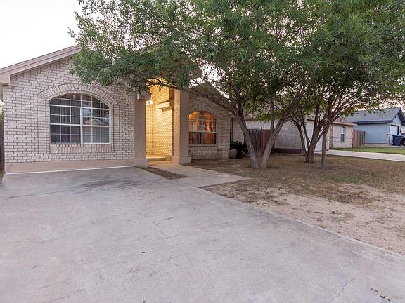 2nd image of 1521 Rosewood Dr