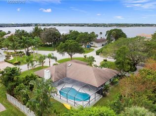 40 N River Rd, Sewalls Pt, FL 34996