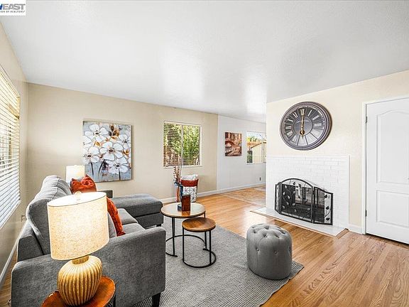 4th image of 40152 Margery Ct