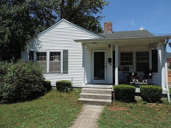 3rd image of 1445 Nutwood St