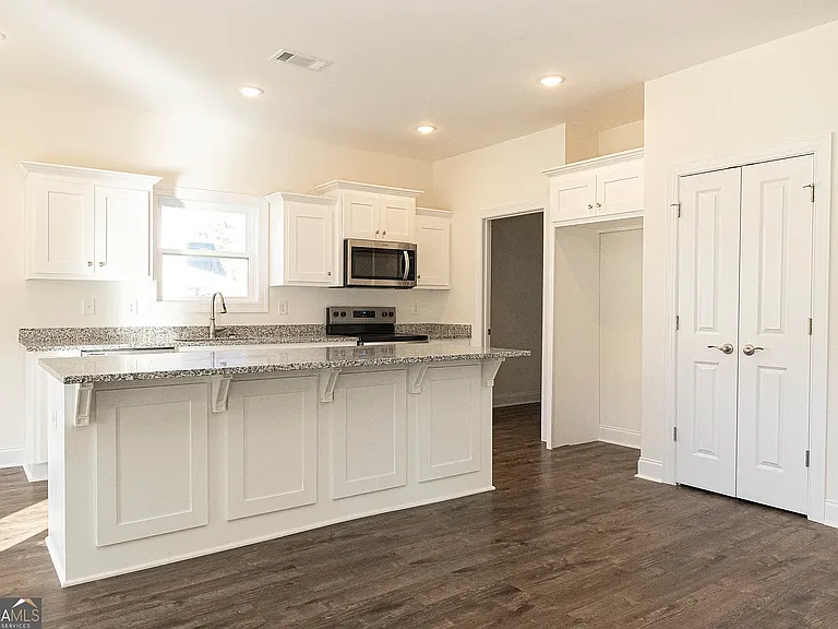 705 Riverside Ests — Photo 5