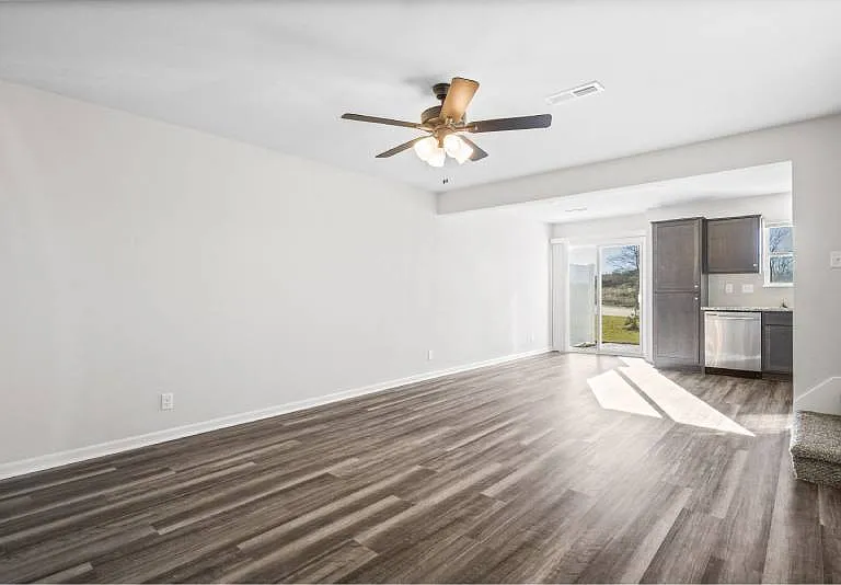 Oak Woods Townhomes — Photo 35