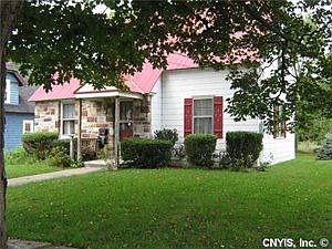3rd image of 9 Bradley St