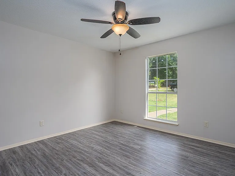 15509 Cedar Bay Dr — Photo 18