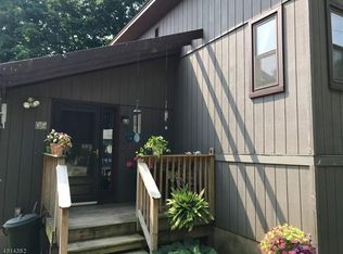 24 Black Oak Dr, Vernon, NJ 07462