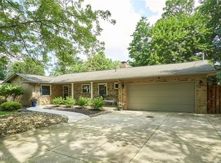 6207 Hillside Rd, Independence, OH 44131