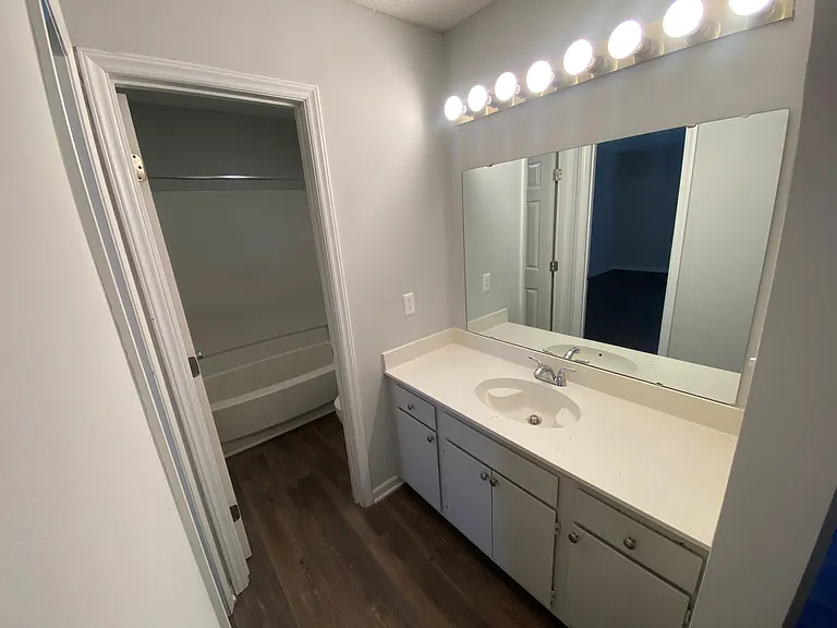 2048 16th St NE #2048 — Photo 13