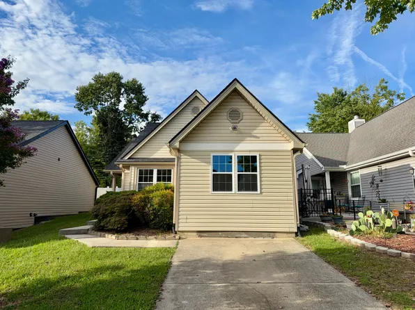 405 Amberly Dr, Jamestown, NC 27282