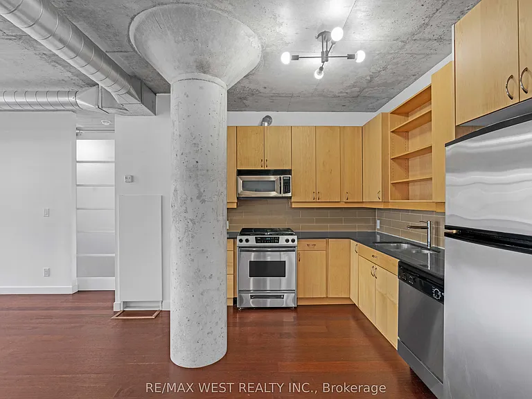 42 Camden St #303 — Photo 8