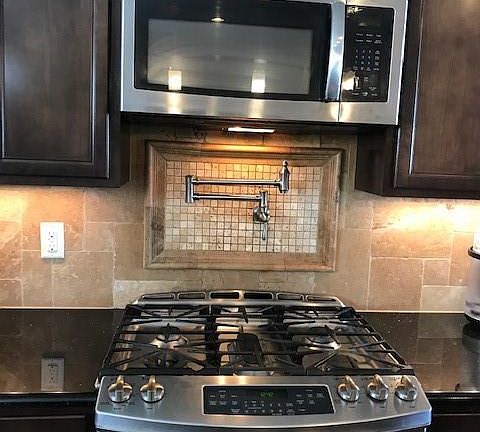 3rd image of 829 Vernon Dr