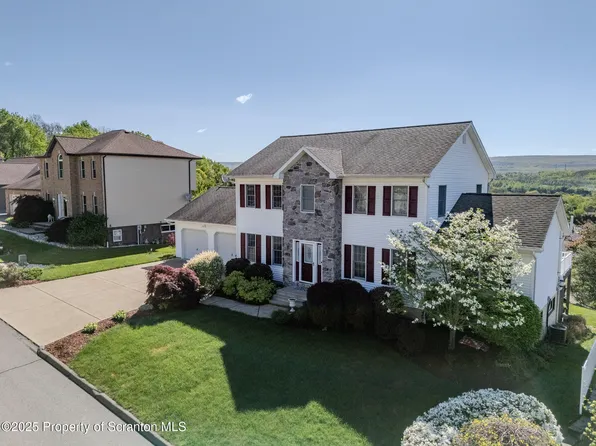 406 5th St, Blakely, PA 18447