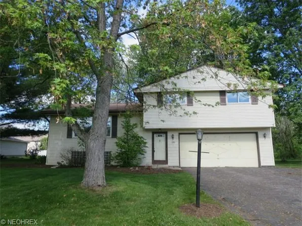 120 N Oakmont Rd, Northfield, OH 44067