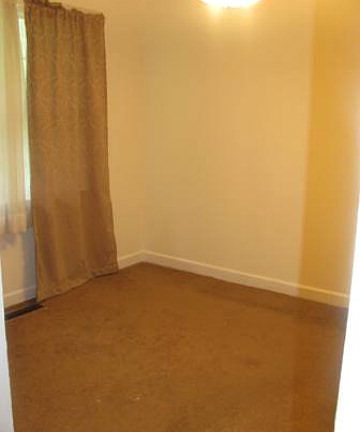 5th image of 520 Rosewood Dr