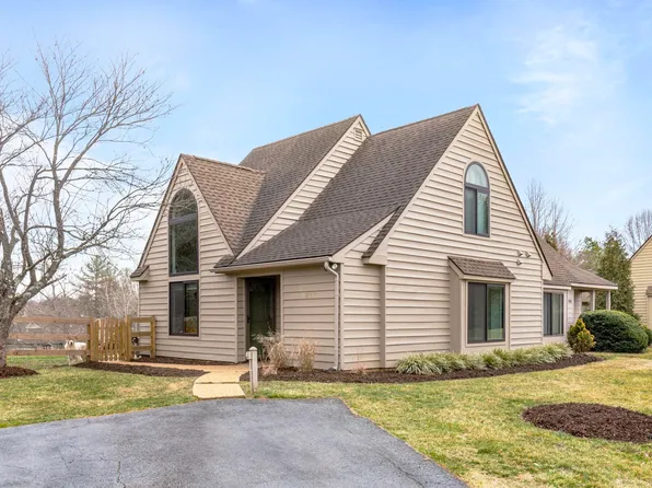 1067 Highlands Dr, Charlottesville, VA 22901