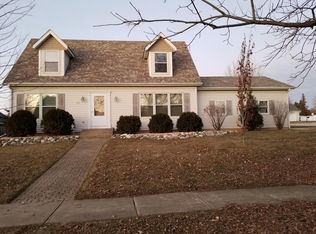 117 Cobblestone Trl, Dekalb, IL 60115