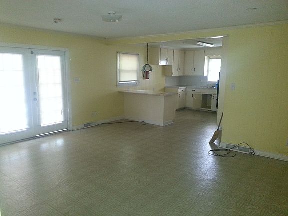 Spacious eating area