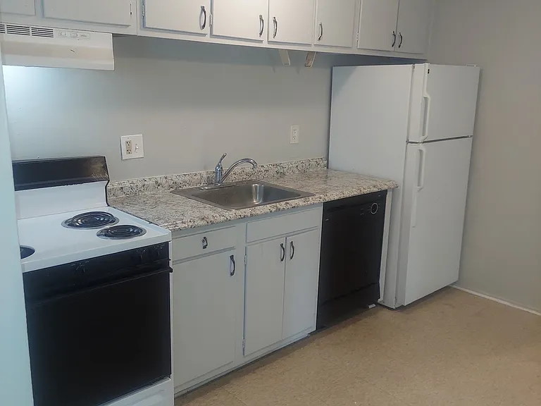 711 Arch St #102 — Photo 5
