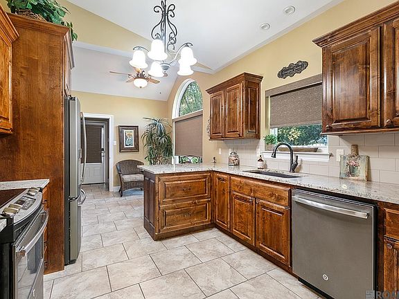 4th image of 7622 Hickory Ridge Dr