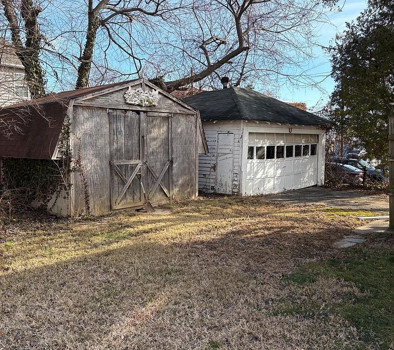 2nd image of 509 Marion Ave