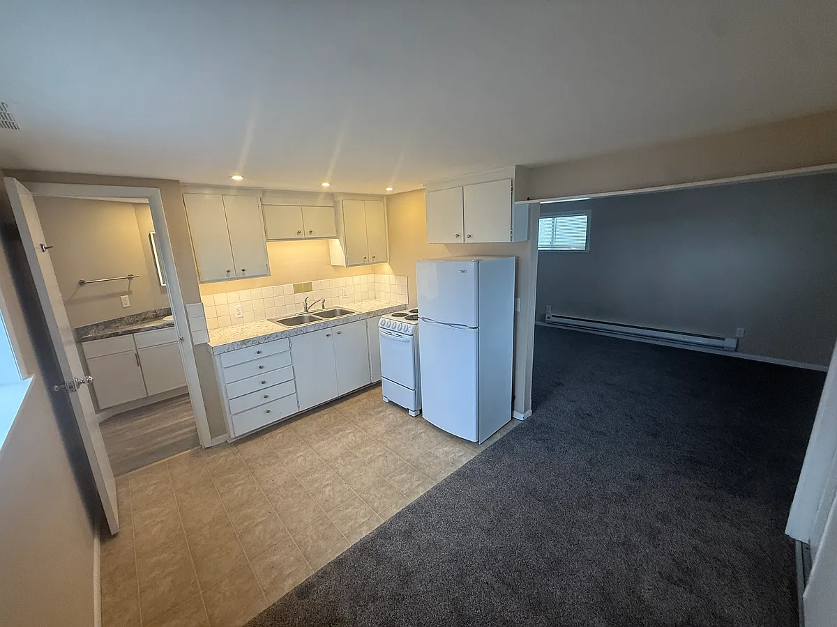 Building Photo - 3232 Paxson St #102