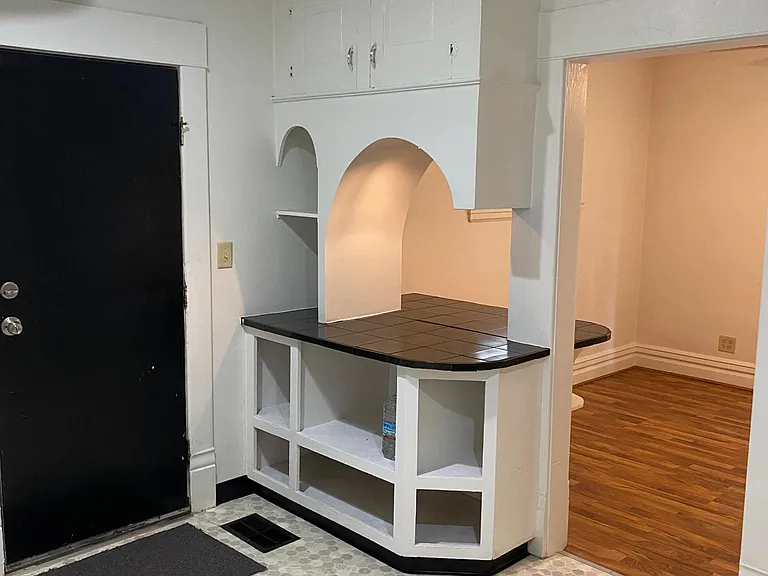 708 N Sycamore St — Photo 10