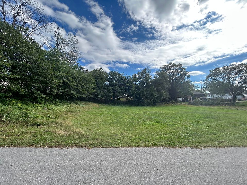 2nd image of 1103 Church Ave SE Lot 13-19