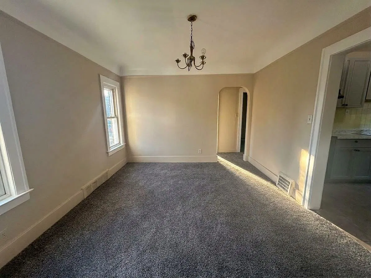 2 bed, 1.0 bath, 1824 sqft, $1,375 — Photo 3