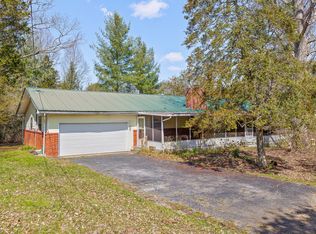 595 Miller Rd, Signal mountain, TN 37377