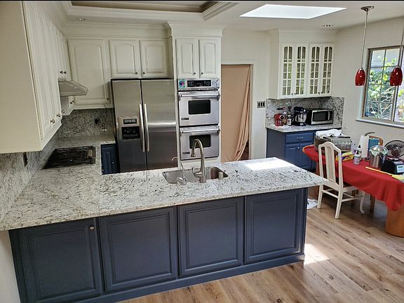 5th image of 939 Rock Ave