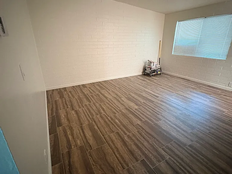 2624 W Orangewood Ave #4 — Photo 5