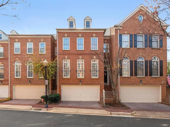 5024 Waple Ln, Alexandria, VA 22304