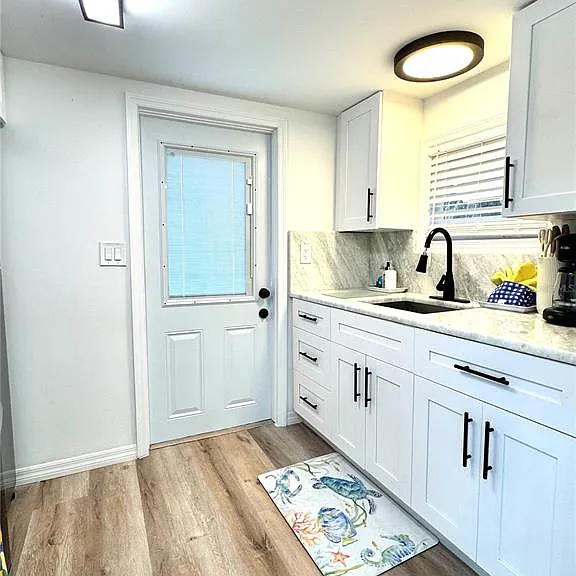 640 Broadway St #COTTAGE — Photo 4