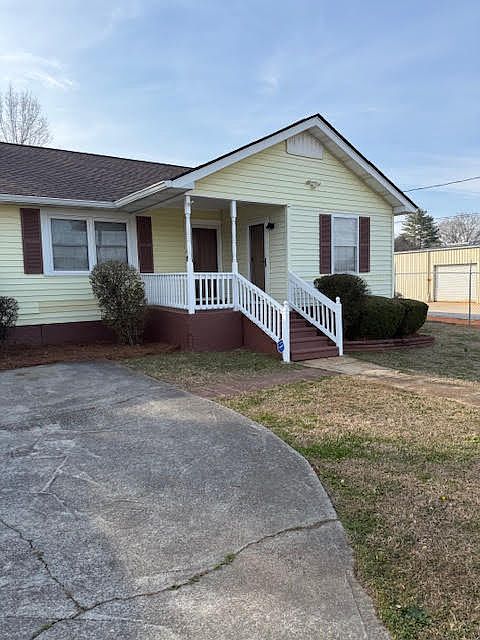 1st image of 408 Cedar Ave SW