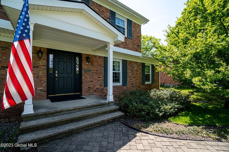 2nd image of 1009 Cheyenne Road