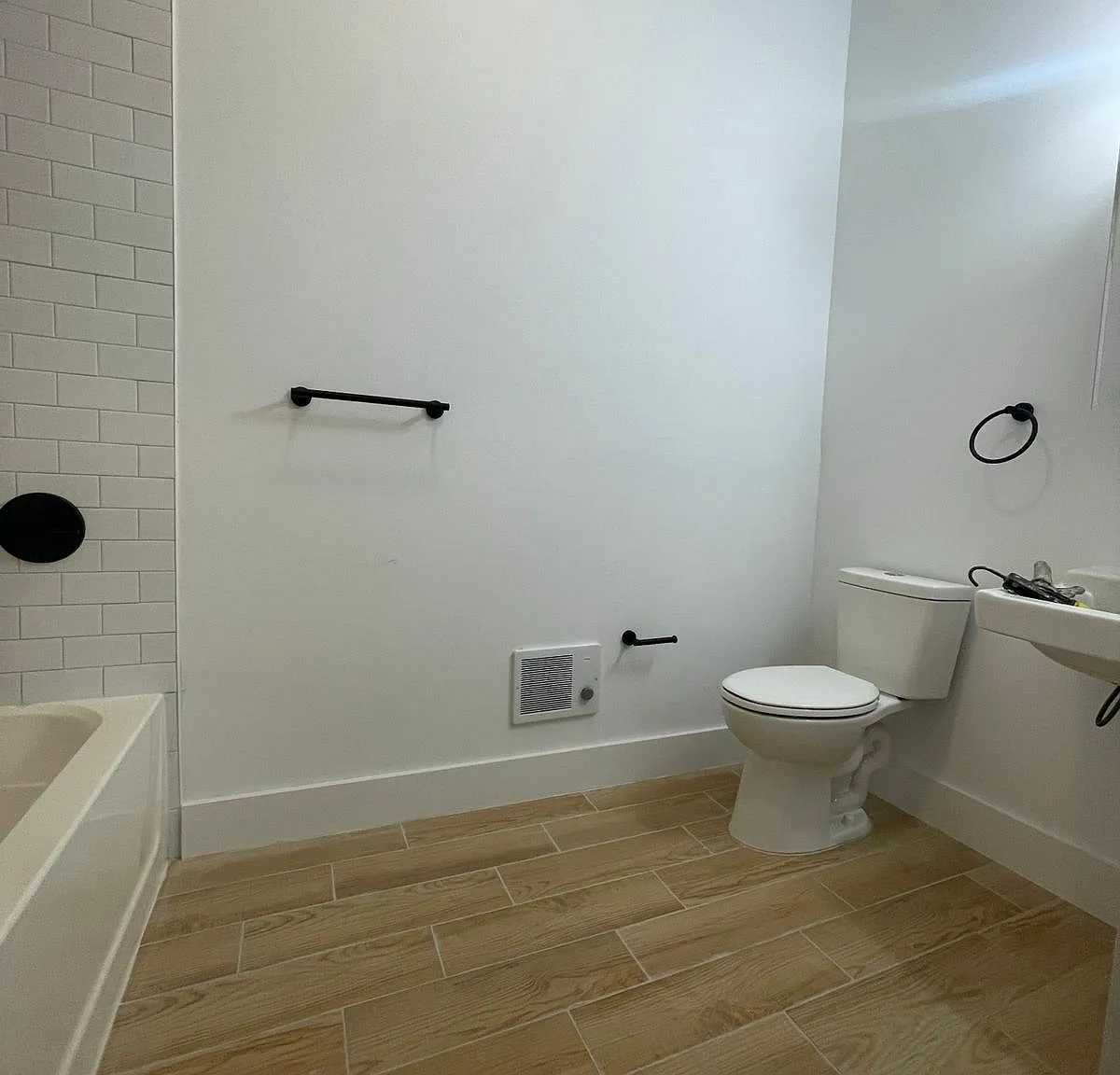 1 bed, 650 sqft, $1,900 — Photo 4